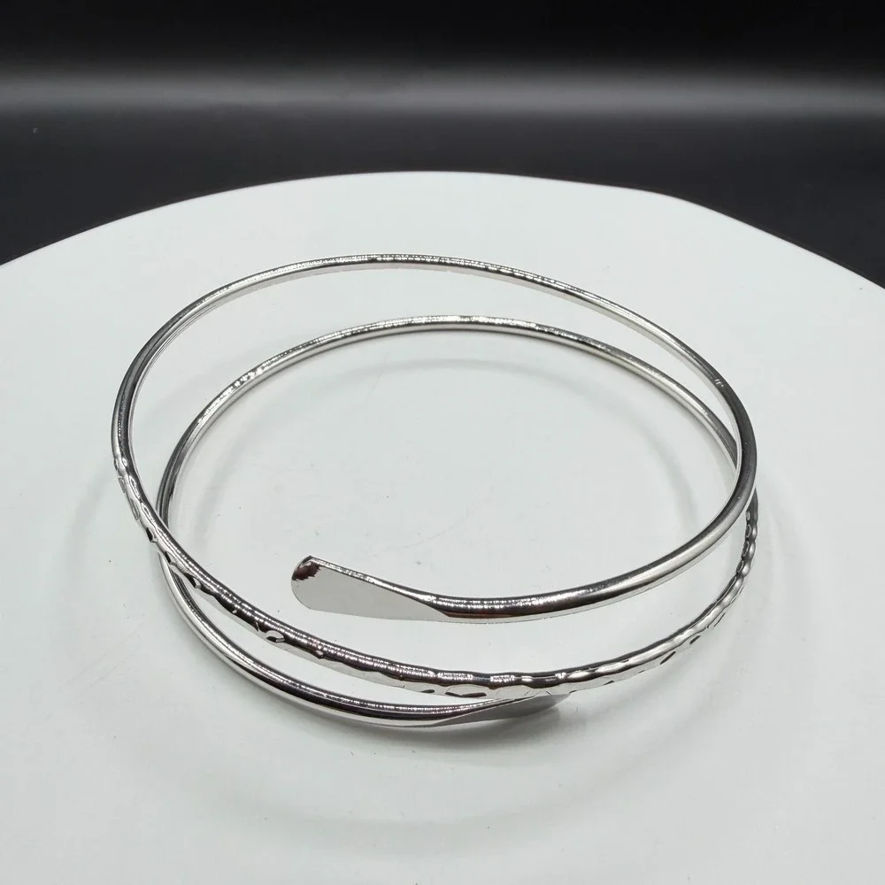 N/A sleek silver